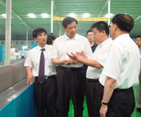 薄熙來(lái)等省市領(lǐng)導(dǎo)參觀沈陽(yáng)金德工業(yè)園